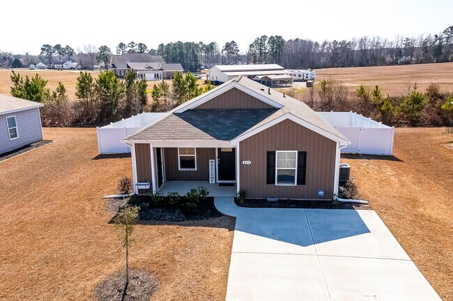 Foto del edificio - Upgraded 3 Bed, 2 Bath Pet-Friendly Home w...