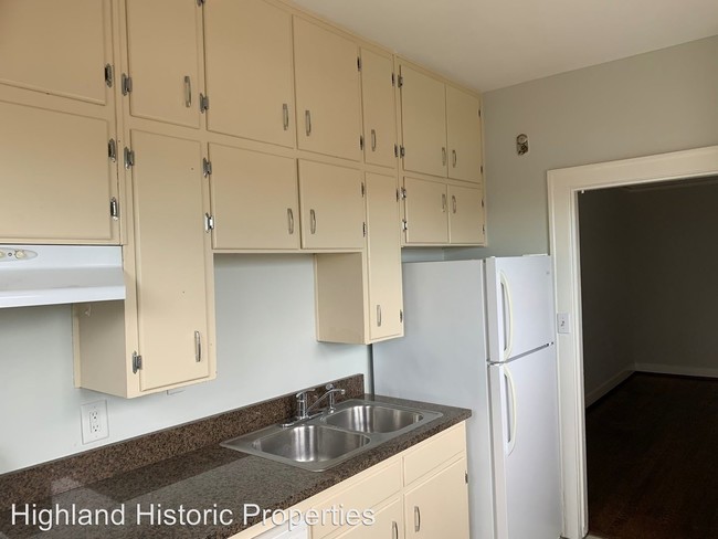 Building Photo - 3220 Pawnee Ave S