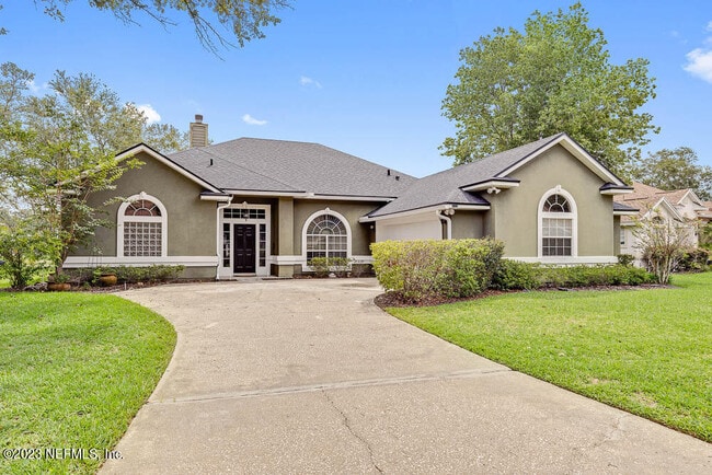 Building Photo - 332 Maplewood Dr
