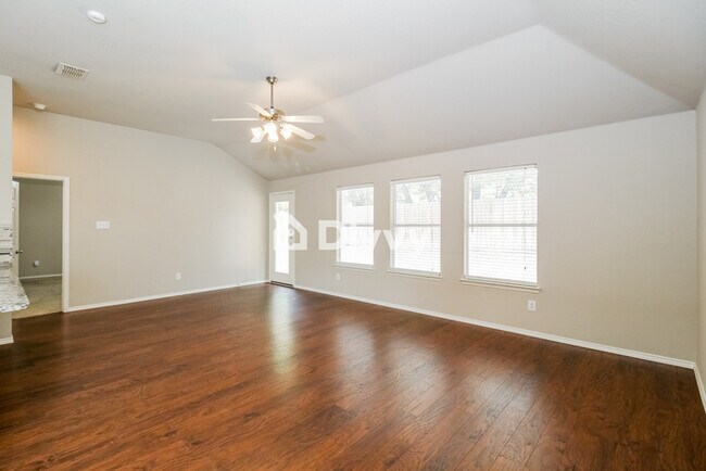 Building Photo - 3711 Redwood Cir