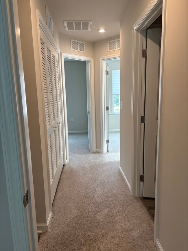 Building Photo - 6621 Pathfinder Way