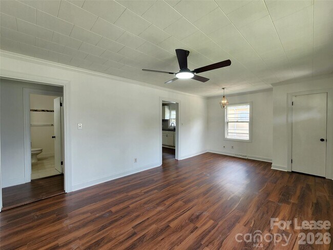 Foto del edificio - 1208 N Juniper Ave
