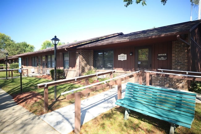 Building Photo - 1 br, 1 bath  - Columbia Senior Apartments