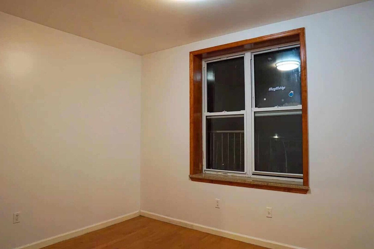 Building Photo - 1744 79th St