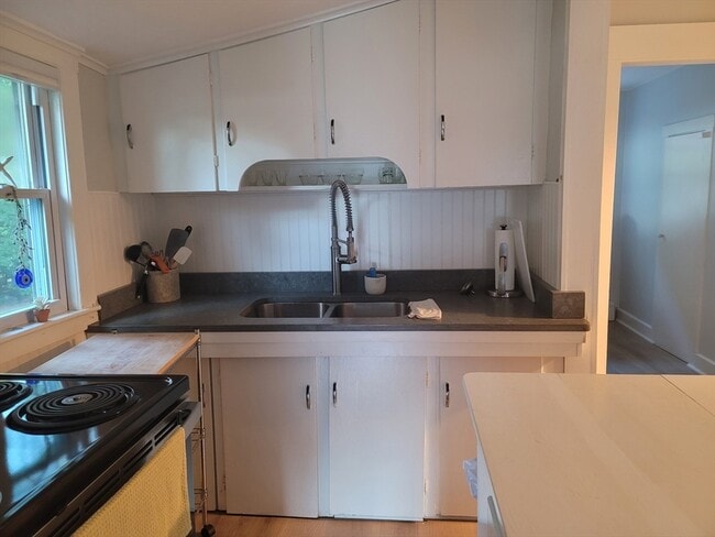 Foto del edificio - 24 Pattison Ave