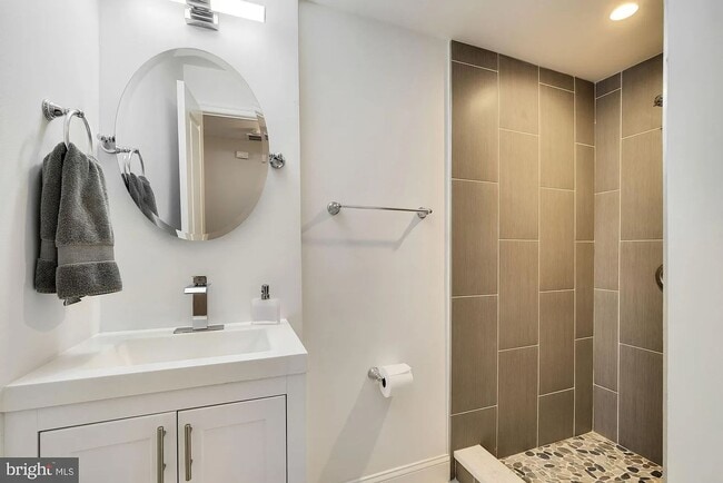 Foto del edificio - Newly Renovated Single Family home with Off Street Parking