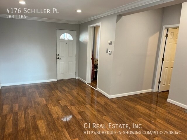 Foto del edificio - 4176 Schiller Pl