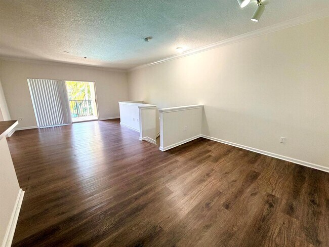 Foto del edificio - 5840 W Sample Rd