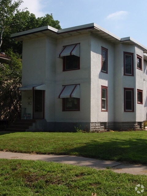 Building Photo - 1709 Buchanan St NE