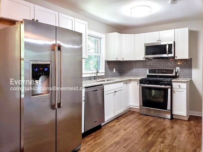 Foto del edificio - Updated 3 Bedroom Home in Mableton / Near ...