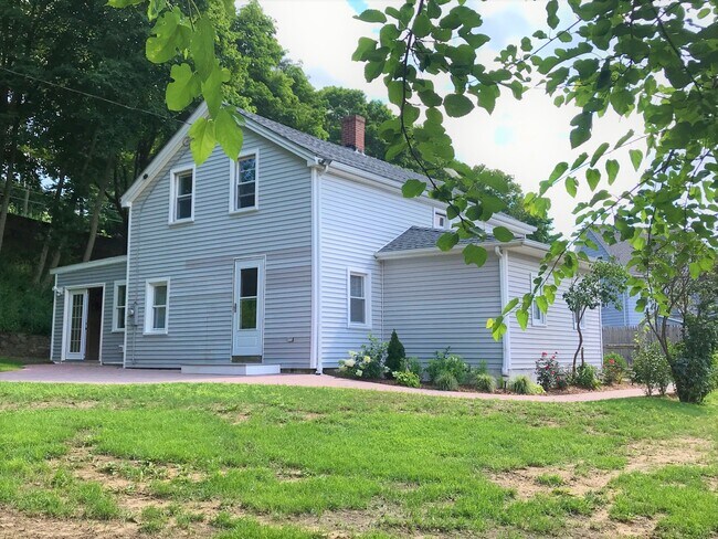 Foto del edificio - 51 Pleasant St