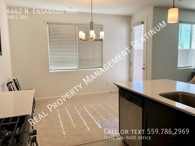 Foto del edificio - $2,050 West Fresno- Shaw & Hayes 3 Bed Hom...