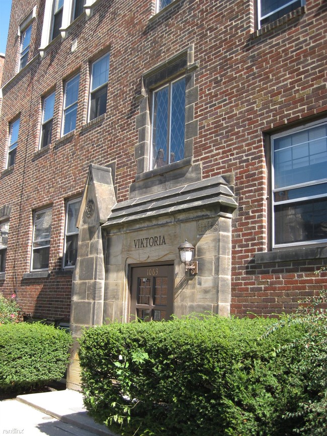 Building Photo - 1063 Cove Ave