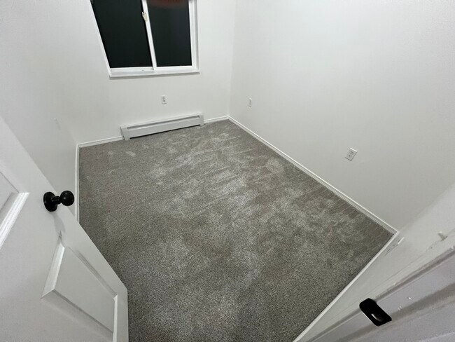 Tercer dormitorio pequeño - 1794 S Mack Dr