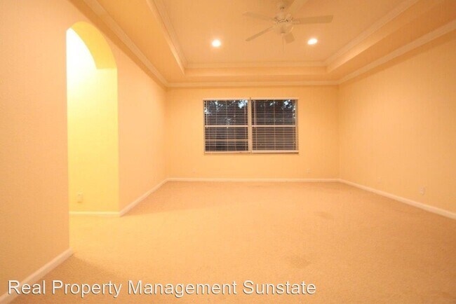 Building Photo - 5 br, 3.5 bath House - 1007 Grove Park Circle