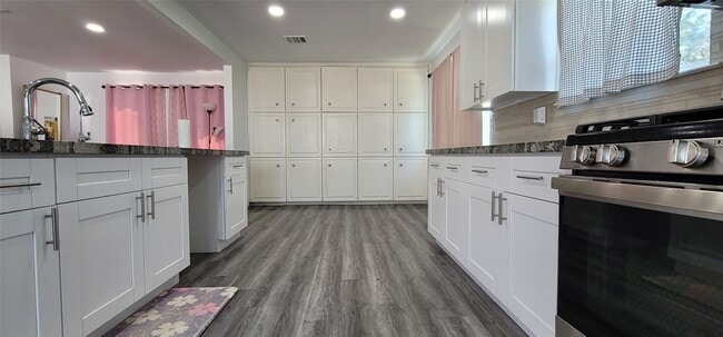 Foto del edificio - 13810 Overbrook Ln