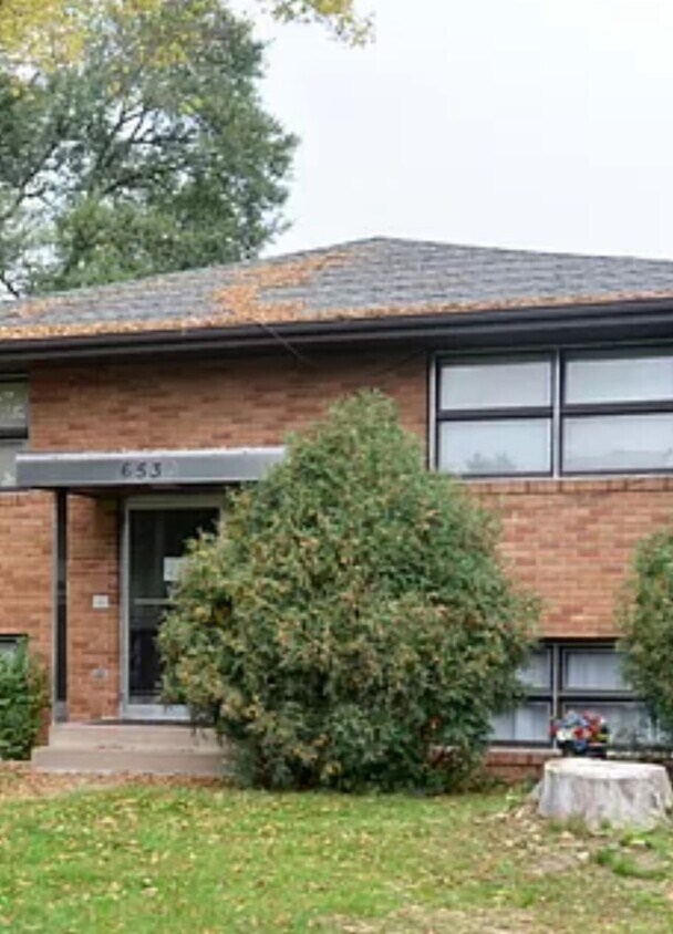 Building Photo - 6530