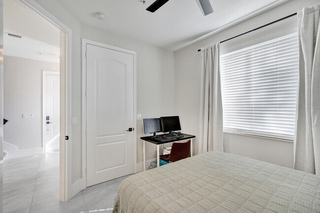 Foto del edificio - 3600 NW 5th Terrace