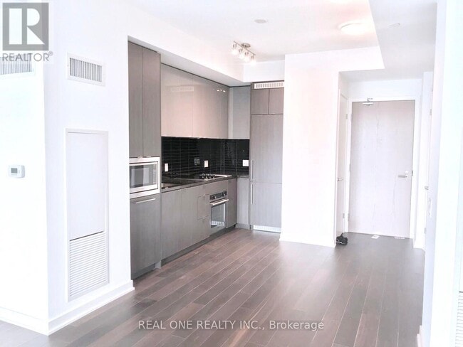 Building Photo - 125 Blue Jays Way