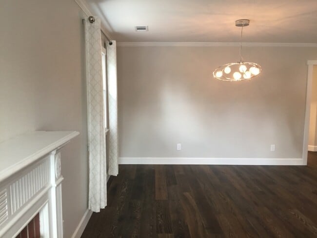 Building Photo - 260 Wilton Ave