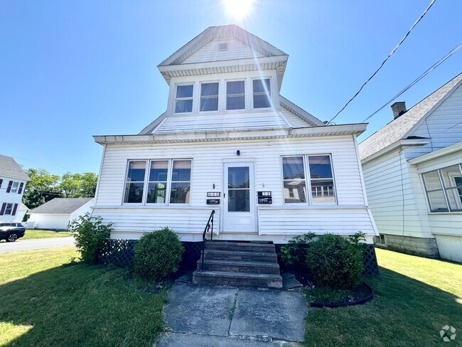 Building Photo - 40 Mathias Ave