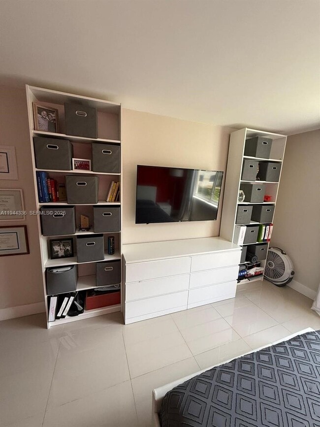 Foto del edificio - 17890 W Dixie Hwy