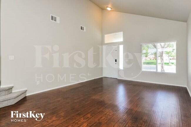 Foto del edificio - 6114 Highland Gardens Drive