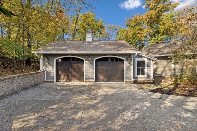 Building Photo - FULLY FURNISHED, SINGLE-FAMILY HOME IN NOR...