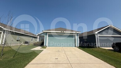 Building Photo - 614 Cochran Dr