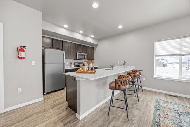 Photo - 290 Kenneth Dr House