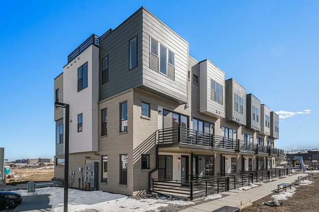 Building Photo - 2663 Nicholas Wy