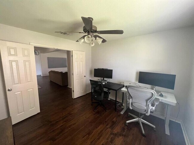 Building Photo - 2602 White Stallion Way
