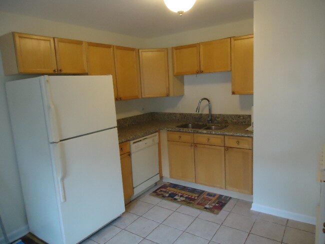 Building Photo - 2424 W Estes Ave