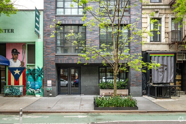 Foto del edificio - 536 E 13th St