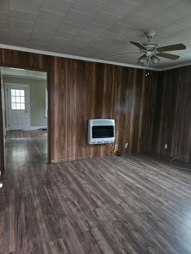 Building Photo - Single Family