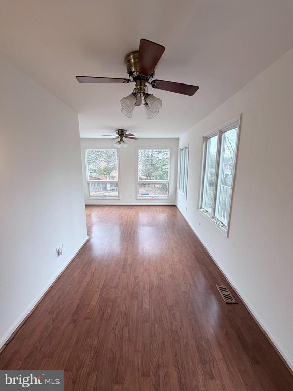 Foto del edificio - 6031 9th St N