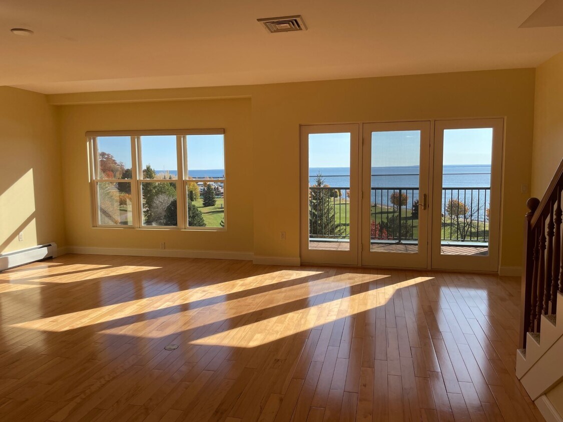 Foto principal - 107 N Lakeshore Blvd