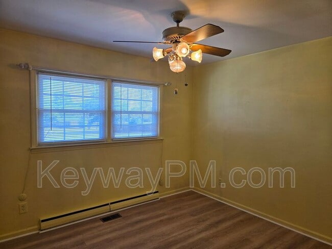 Foto del edificio - 161 Hickory Dr S Cir