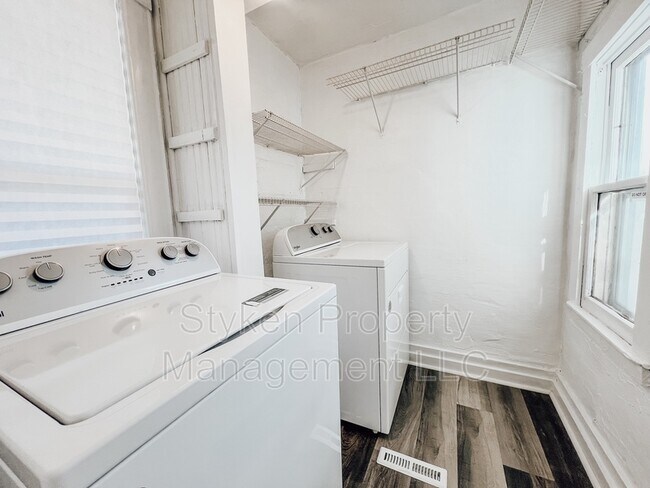 Foto del edificio - 192 N Roy St