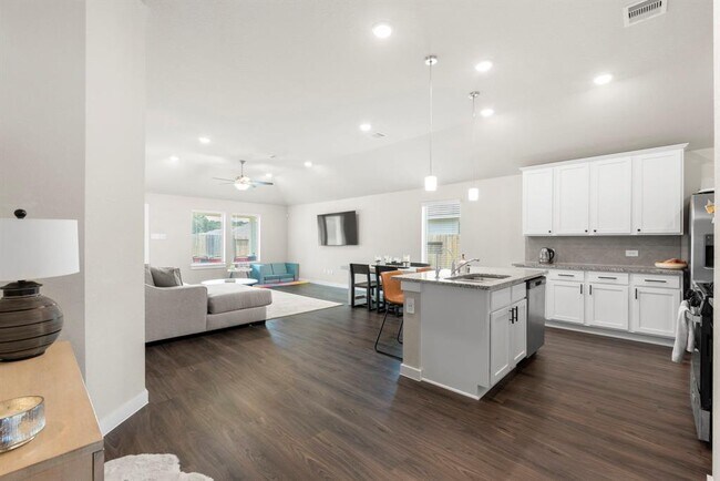 Foto del edificio - 17598 Longwood Trce Ln