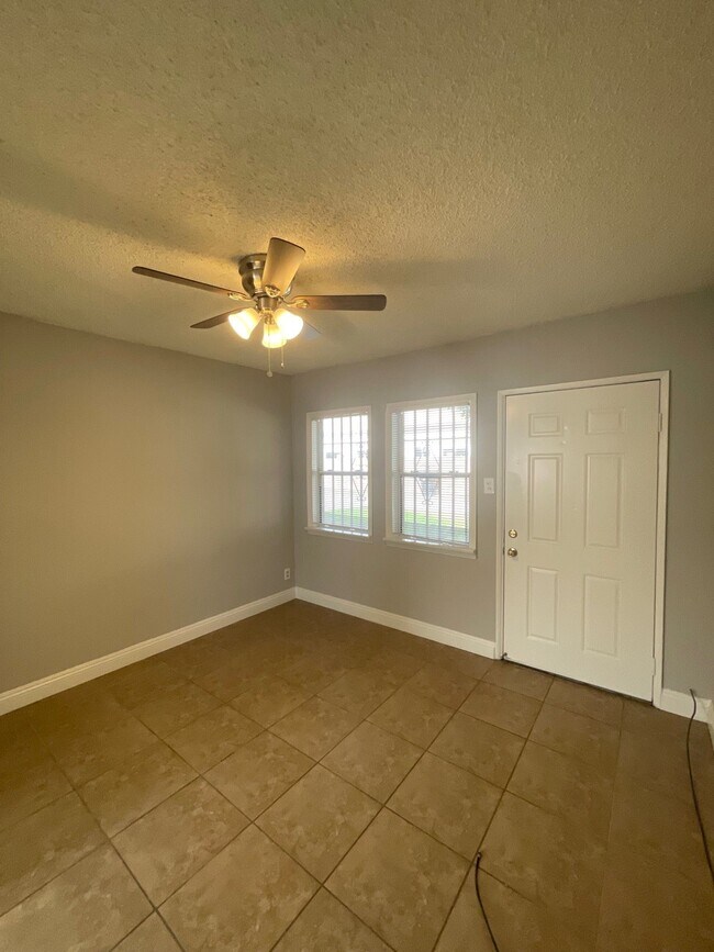 Foto del edificio - 7321 Jaboneria Rd