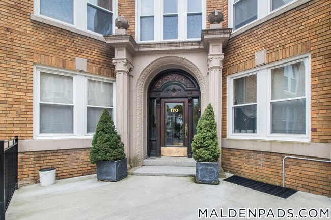 Building Photo - 475 Highland Ave