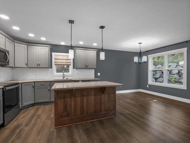 Building Photo - For Lease – Beautiful 3 Bedroom Home