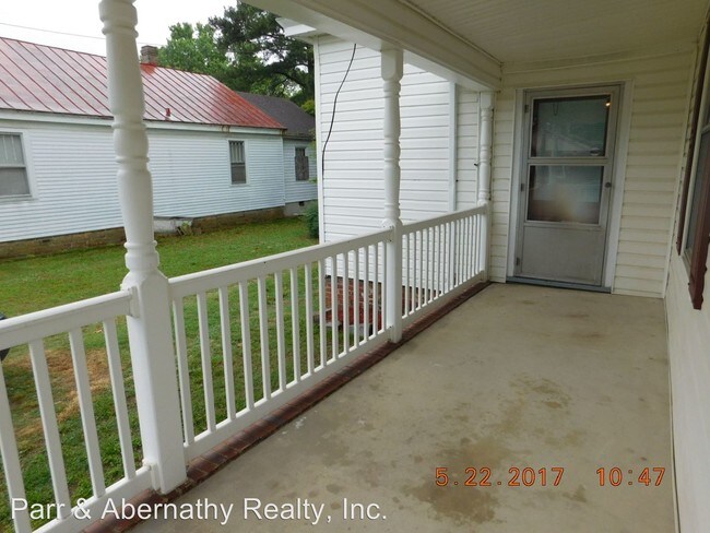 Foto del edificio - 3 br, 1 bath House - 36 Summit Street