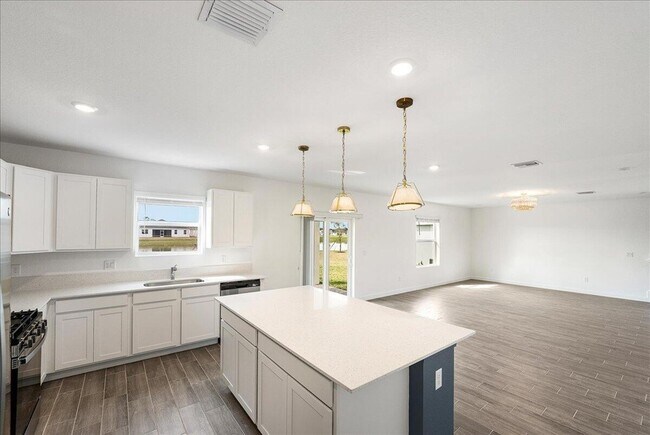 Foto del edificio - 6338 Windwood Wy