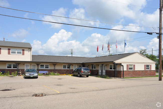 Building Photo - Village Square Apartments