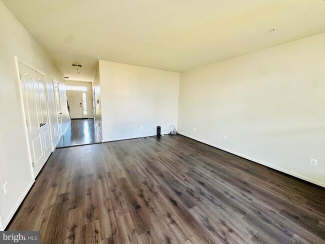 Building Photo - 9448 Adelaide Ln