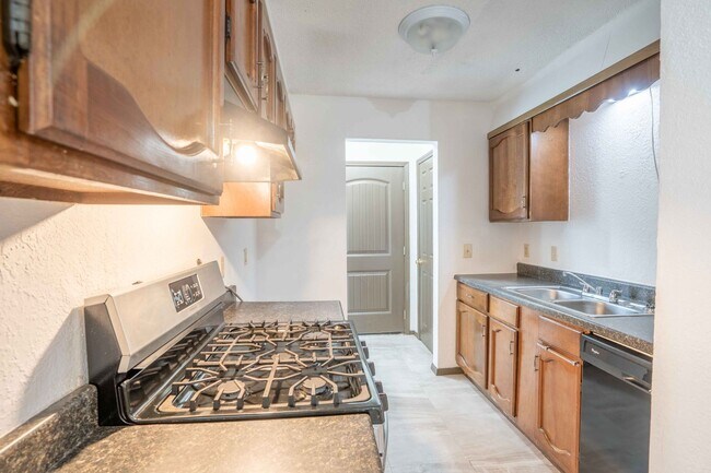 Foto del edificio - Coming Soon! 2 bed/1 bath!