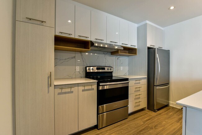 Building Photo - 9675 Av. Papineau