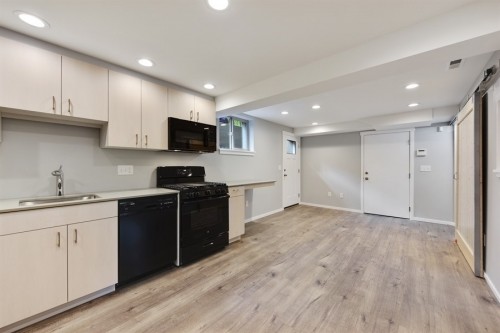 Building Photo - Updated Montlake Home - 3 bedrooms